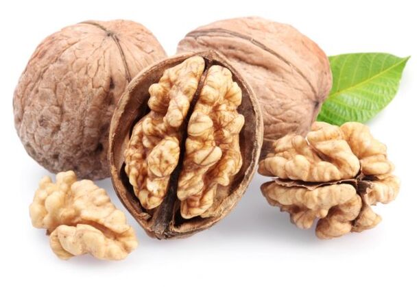Walnuts strengthen blood vessels and normalize a man's hormonal background